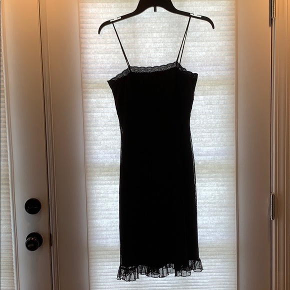 To the max! Spaghetti strap lace overlay dress! - Picture 1 of 8